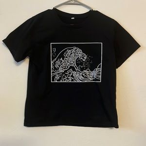 Vintage-inspired Wave Graphic Black T-Shirt